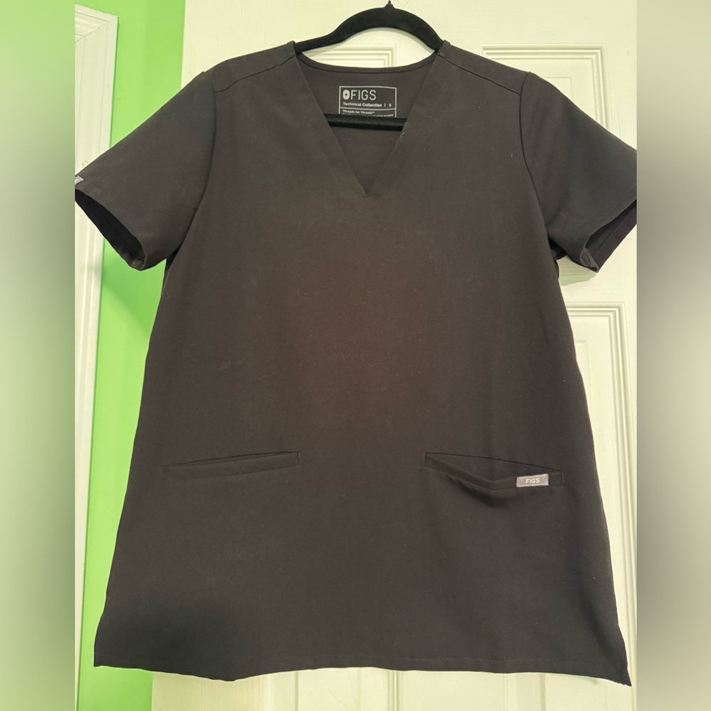 Figs scrub shirt size S